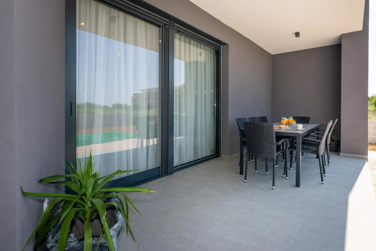 Holiday House With A Parking Space Privlaka, Zadar - 21430 Privlaka  Holiday home