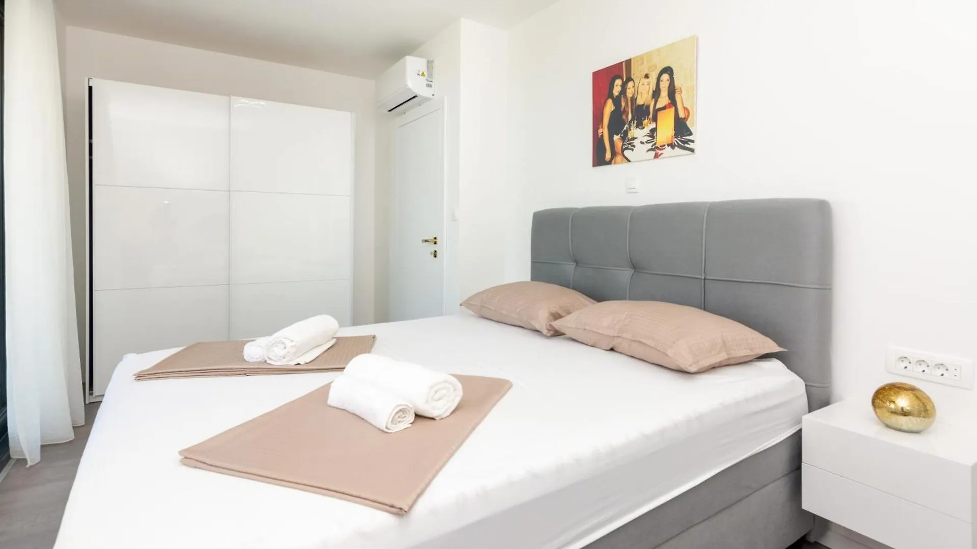 Holiday House With A Parking Space Privlaka, Zadar - 21430 Privlaka  Croatia